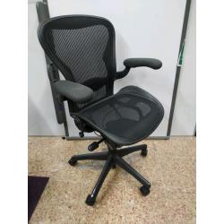 Herman miller Aeron Size B fully loaded free delivery today