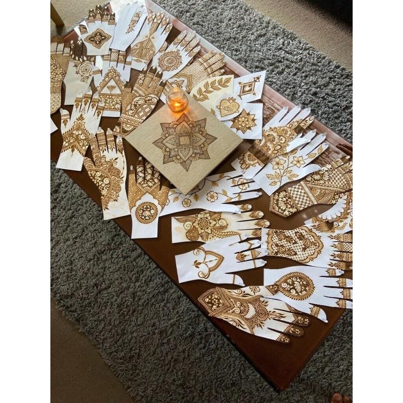 Henna artist
