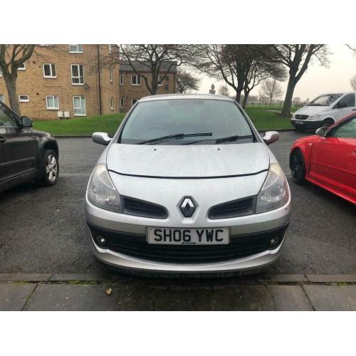 ??2006 Renault Clio 1.6 petrol automatic ??