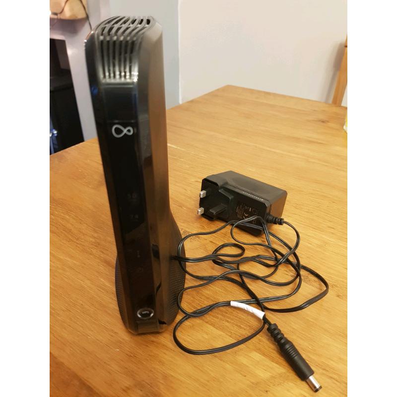 Virgin Router/Hub good used condition including power cable