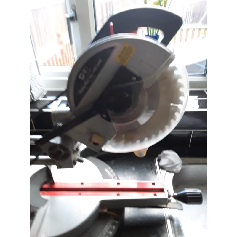 Sliding chop saw mitre saw with laser