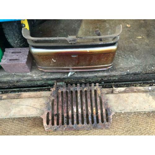 Cast iron fire grate and front (fret)