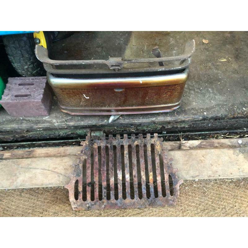 Cast iron fire grate and front (fret)