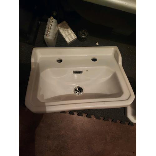 Bathroom sink