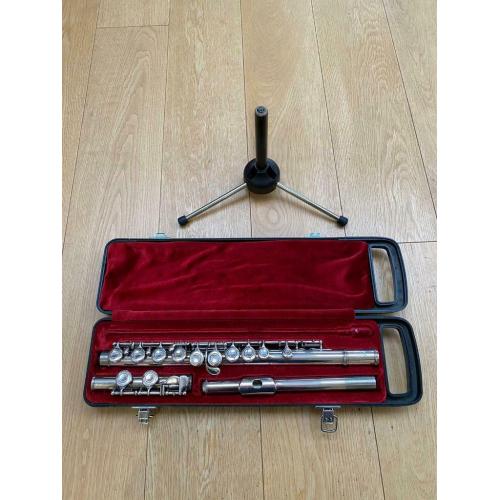 Flute, stand and music stand