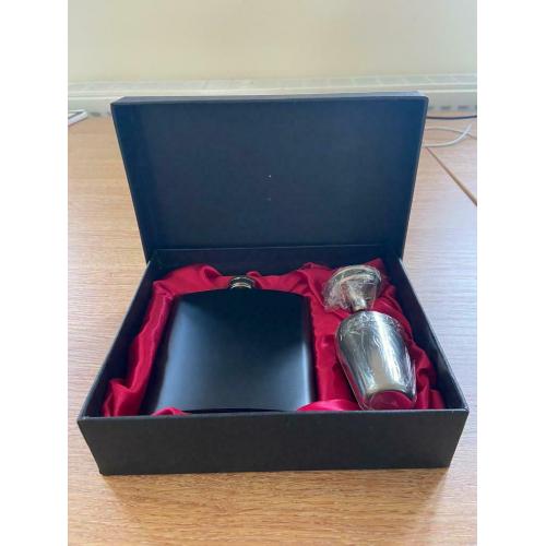 Brand new gift boxed hip flasks