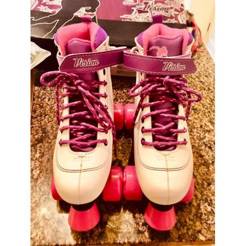 NEW Skatehut SFR Roller skates size 3