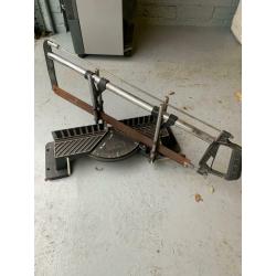 Mitre saw